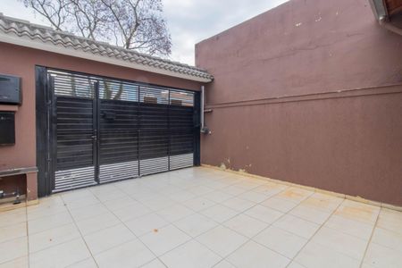 Casa à venda com 80m², 2 quartos e 2 vagas Casa à venda com 80m², 2 quartos e 2 vagasGaragem