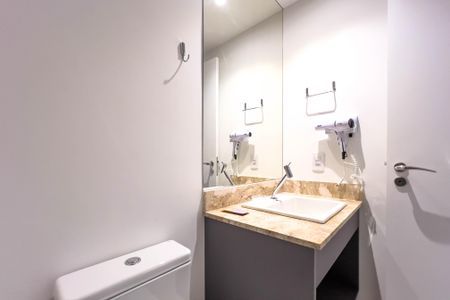 Studio para alugar com 25m², 1 quarto e sem vaga Studio para alugar com 25m², 1 quarto e sem vagaBanheiro