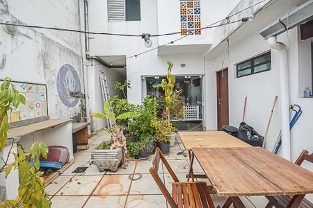 Casa à venda com 150m², 3 quartos e 2 vagasQuintal