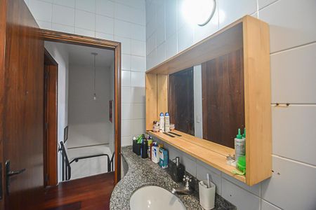 Casa à venda com 150m², 3 quartos e 2 vagasBanheiro