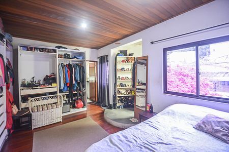 Casa à venda com 150m², 3 quartos e 2 vagasSuíte