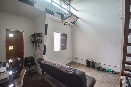 Casa à venda com 150m², 3 quartos e 2 vagasSala de TV