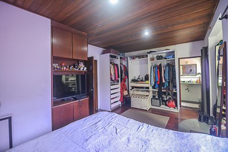 Casa à venda com 150m², 3 quartos e 2 vagasSuíte