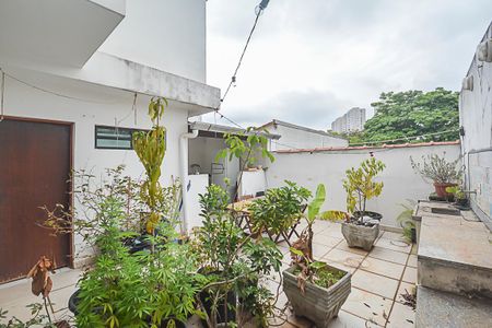 Casa à venda com 150m², 3 quartos e 2 vagasQuintal