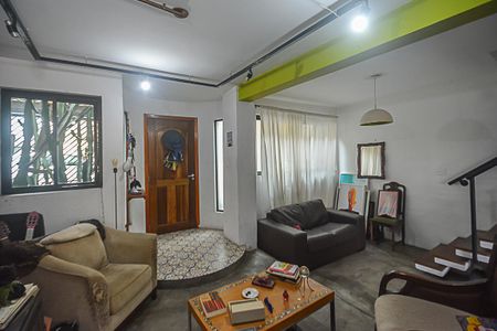 Casa à venda com 150m², 3 quartos e 2 vagasSala