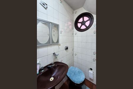 Casa à venda com 230m², 3 quartos e 4 vagasLavabo