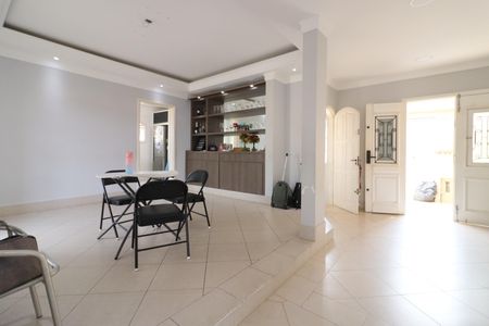 Sala de casa para alugar com 5 quartos, 499m² em Adalgisa, Osasco