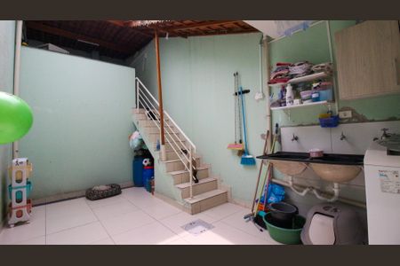 Casa à venda com 117m², 3 quartos e 3 vagas Casa à venda com 117m², 3 quartos e 3 vagasÁrea comum