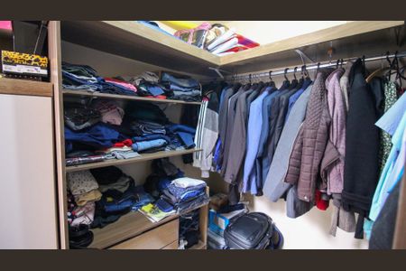 Casa à venda com 117m², 3 quartos e 3 vagas Casa à venda com 117m², 3 quartos e 3 vagasCloset do quarto 1