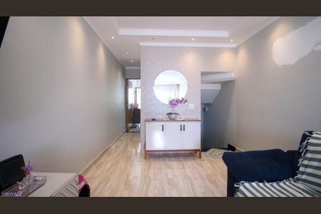 Casa à venda com 117m², 3 quartos e 3 vagas Casa à venda com 117m², 3 quartos e 3 vagasSala