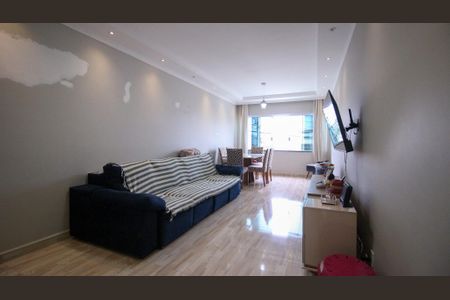 Casa à venda com 117m², 3 quartos e 3 vagas Casa à venda com 117m², 3 quartos e 3 vagasSala