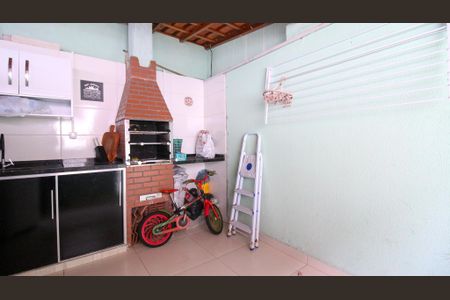 Casa à venda com 117m², 3 quartos e 3 vagas Casa à venda com 117m², 3 quartos e 3 vagasCozinha