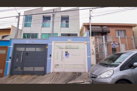 Casa à venda com 117m², 3 quartos e 3 vagas Casa à venda com 117m², 3 quartos e 3 vagasFachada