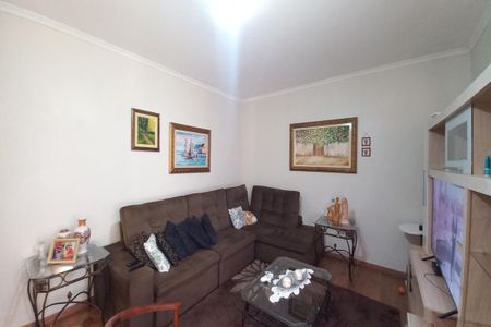 Casa à venda com 264m², 4 quartos e 2 vagas Casa à venda com 264m², 4 quartos e 2 vagasSala