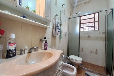 Casa à venda com 264m², 4 quartos e 2 vagas Casa à venda com 264m², 4 quartos e 2 vagasBanheiro Social