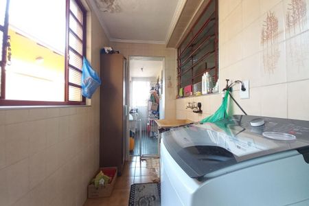 Casa à venda com 264m², 4 quartos e 2 vagas Casa à venda com 264m², 4 quartos e 2 vagasÁrea de Serviço