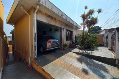 Casa à venda com 264m², 4 quartos e 2 vagas Casa à venda com 264m², 4 quartos e 2 vagasFachada