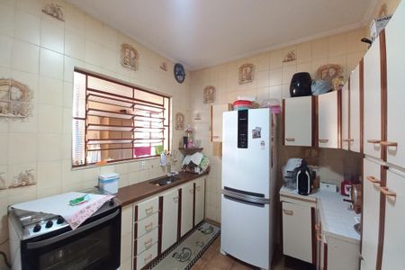 Casa à venda com 264m², 4 quartos e 2 vagas Casa à venda com 264m², 4 quartos e 2 vagasCozinha