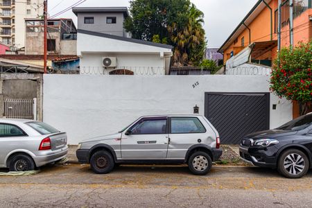 Casa para alugar com 70m², 2 quartos e 3 vagas Casa para alugar com 70m², 2 quartos e 3 vagasFachada