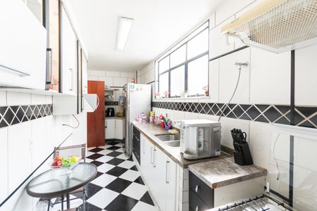 Apartamento à venda com 126m², 3 quartos e 3 vagasCozinha e Área de Serviço
