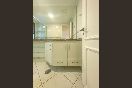 Apartamento à venda com 59m², 2 quartos e 1 vaga Apartamento à venda com 59m², 2 quartos e 1 vagaBanheiro