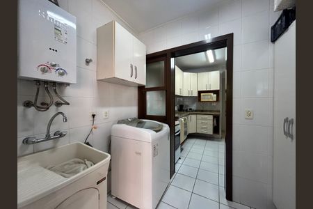 Apartamento à venda com 123m², 2 quartos e 1 vagaÁrea de Serviço