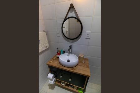 Apartamento à venda com 75m², 2 quartos e sem vaga Apartamento à venda com 75m², 2 quartos e sem vagaBanheiro Social