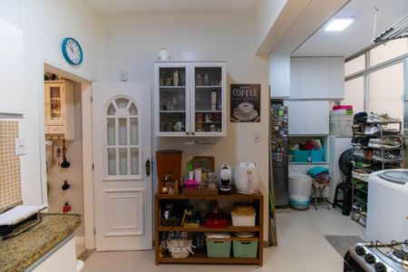 Apartamento à venda com 75m², 2 quartos e sem vaga Apartamento à venda com 75m², 2 quartos e sem vagaCozinha e Área de Serviço