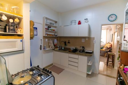 Apartamento à venda com 75m², 2 quartos e sem vaga Apartamento à venda com 75m², 2 quartos e sem vagaCozinha e Área de Serviço