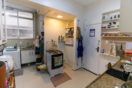 Apartamento à venda com 75m², 2 quartos e sem vaga Apartamento à venda com 75m², 2 quartos e sem vagaCozinha e Área de Serviço