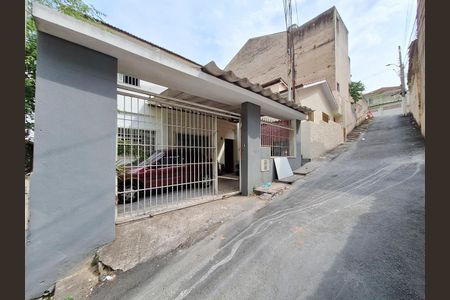 Casa para alugar com 58m², 2 quartos e sem vagaFachada