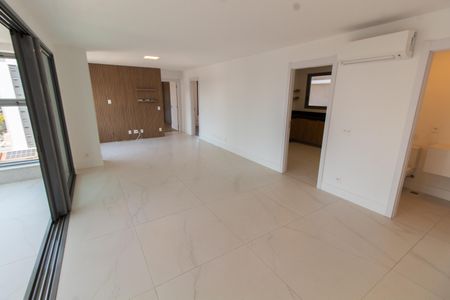 Sala de apartamento à venda com 2 quartos, 112m² em Cambuí, Campinas