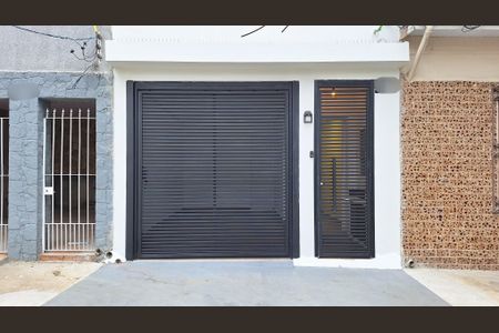 Casa à venda com 168m², 3 quartos e 1 vaga Casa à venda com 168m², 3 quartos e 1 vagaFachada