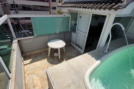 Casa de condomínio à venda com 132m², 3 quartos e 1 vaga Casa de condomínio à venda com 132m², 3 quartos e 1 vagaÁrea Externa