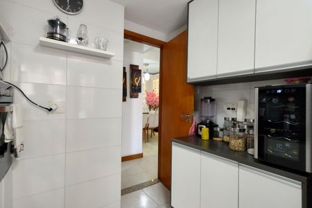 Casa de condomínio à venda com 132m², 3 quartos e 1 vaga Casa de condomínio à venda com 132m², 3 quartos e 1 vagaCozinha