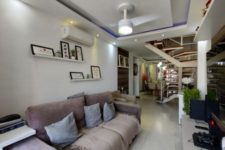 Casa de condomínio à venda com 132m², 3 quartos e 1 vaga Casa de condomínio à venda com 132m², 3 quartos e 1 vagaSala 1