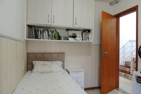 Casa de condomínio à venda com 132m², 3 quartos e 1 vagaQuarto 2