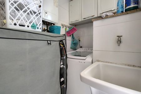 Casa de condomínio à venda com 132m², 3 quartos e 1 vaga Casa de condomínio à venda com 132m², 3 quartos e 1 vagaÁrea de Serviço