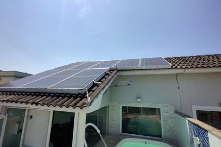 Casa de condomínio à venda com 132m², 3 quartos e 1 vaga Casa de condomínio à venda com 132m², 3 quartos e 1 vagaÁrea Externa