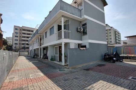 Casa de condomínio à venda com 132m², 3 quartos e 1 vaga Casa de condomínio à venda com 132m², 3 quartos e 1 vagaCondomínio