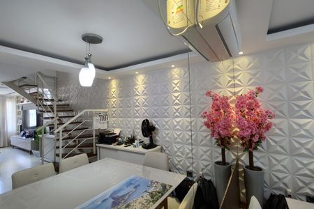 Casa de condomínio à venda com 132m², 3 quartos e 1 vaga Casa de condomínio à venda com 132m², 3 quartos e 1 vagaSala de Jantar