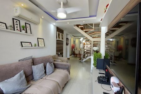 Casa de condomínio à venda com 132m², 3 quartos e 1 vaga Casa de condomínio à venda com 132m², 3 quartos e 1 vagaSala 1