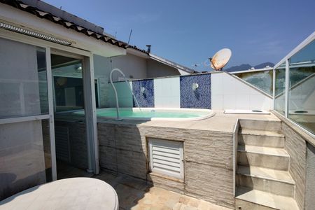Casa de condomínio à venda com 132m², 3 quartos e 1 vaga Casa de condomínio à venda com 132m², 3 quartos e 1 vagaÁrea Externa