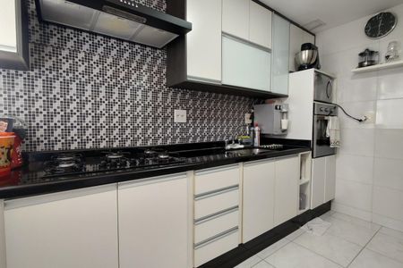 Casa de condomínio à venda com 132m², 3 quartos e 1 vaga Casa de condomínio à venda com 132m², 3 quartos e 1 vagaCozinha