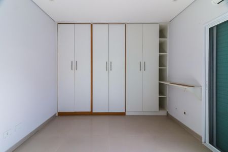 Casa à venda com 400m², 3 quartos e 4 vagas Casa à venda com 400m², 3 quartos e 4 vagasQuarto 2