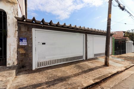 Casa à venda com 400m², 3 quartos e 4 vagas Casa à venda com 400m², 3 quartos e 4 vagasFachada - Plaquinha