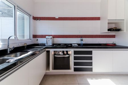 Casa à venda com 400m², 3 quartos e 4 vagas Casa à venda com 400m², 3 quartos e 4 vagasCozinha