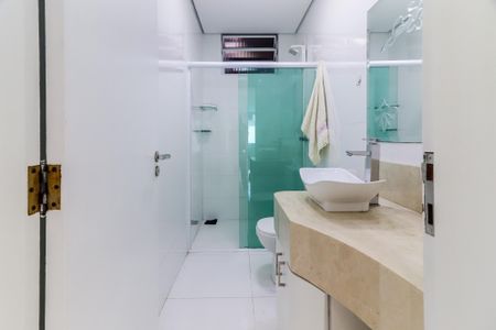 Casa à venda com 400m², 3 quartos e 4 vagas Casa à venda com 400m², 3 quartos e 4 vagasBanheiro Social