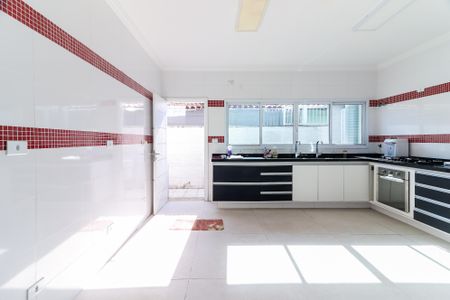 Casa à venda com 400m², 3 quartos e 4 vagas Casa à venda com 400m², 3 quartos e 4 vagasCozinha