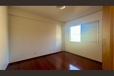 Apartamento para alugar com 140m², 4 quartos e 2 vagasQuarto 2